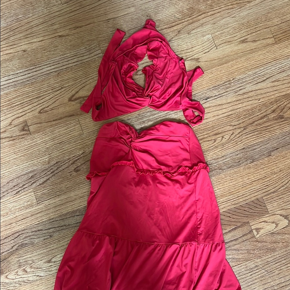 Red Maxi Set - Picture 3 of 3